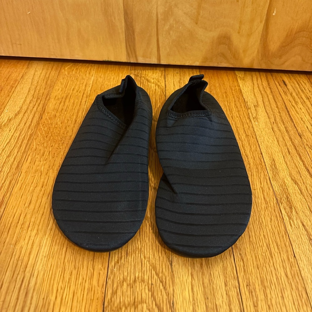 Unbranded Black Striped Slip-On Water Shoes Size 8-9 NWT